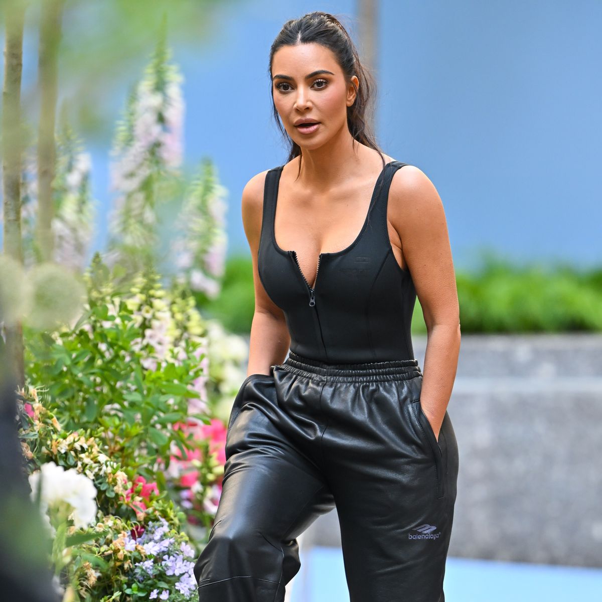 El body reductor más viral de Kim Kardashian tiene una versión aún mejor en