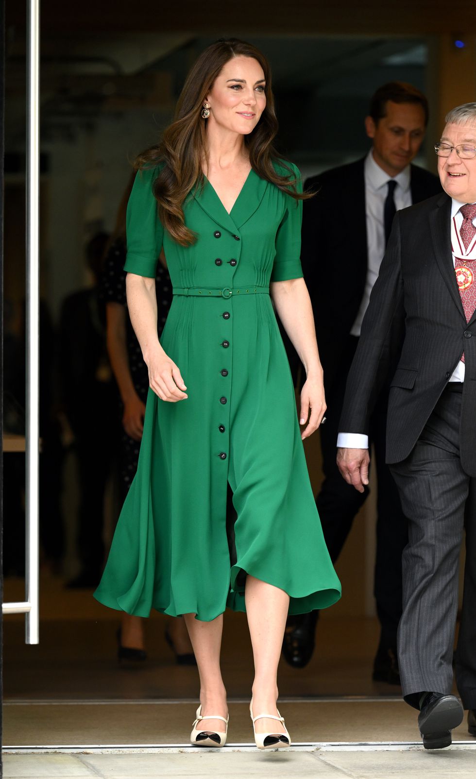 Kate Middleton’s Unimaginable Spring Fashion Consists of the Good Emerald-Inexperienced Costume