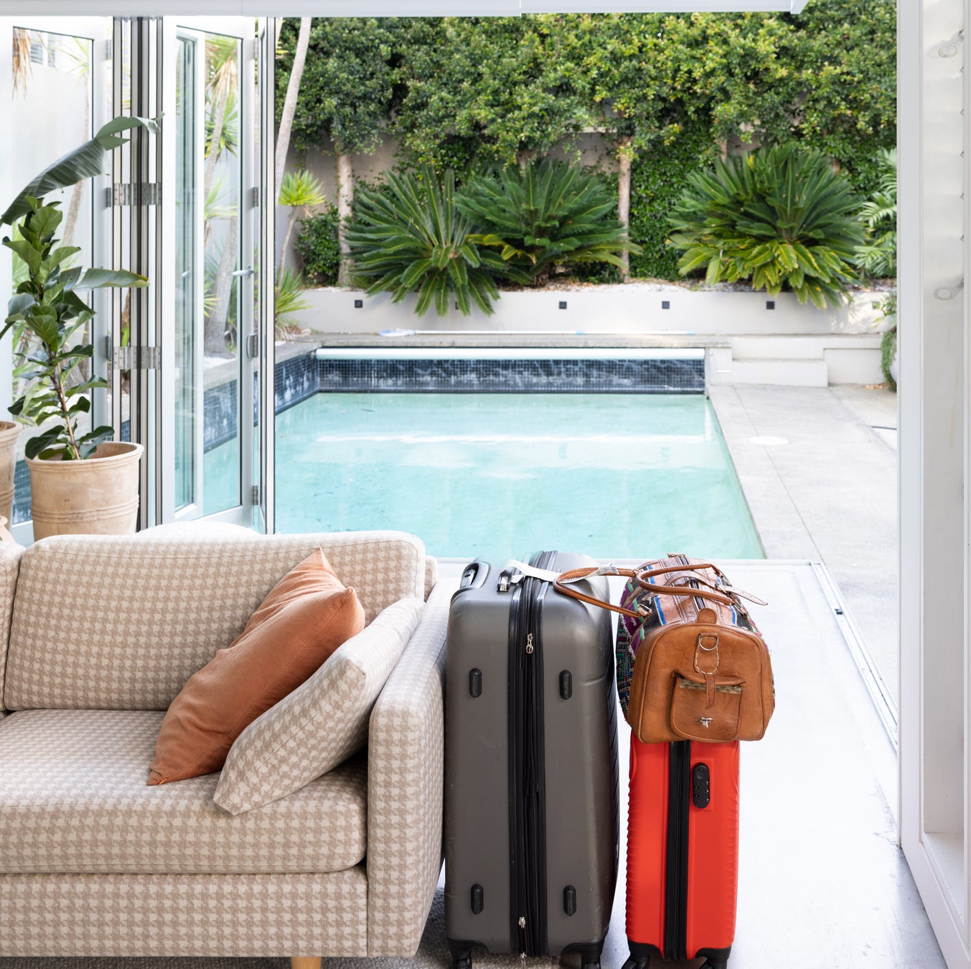 The Vacation Checklist: 11 Things to Remember Before You Leave Town