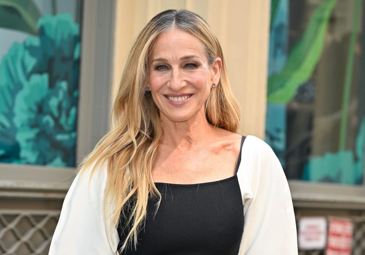 SJP's Lovely fragrance is on sale right now