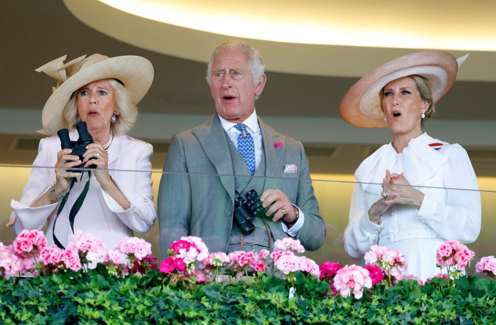 princess anne queen jewellery ascot