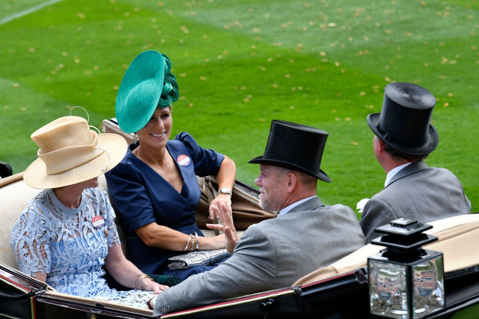 princess anne queen jewellery ascot