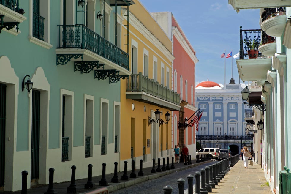 Town, Building, Neighbourhood, Architecture, Street, Residential area, Balcony, Walkway, City, Urban area, Town, Building, Neighbourhood, Architecture, Street, Residential area, Balcony, Walkway, City, Urban area,