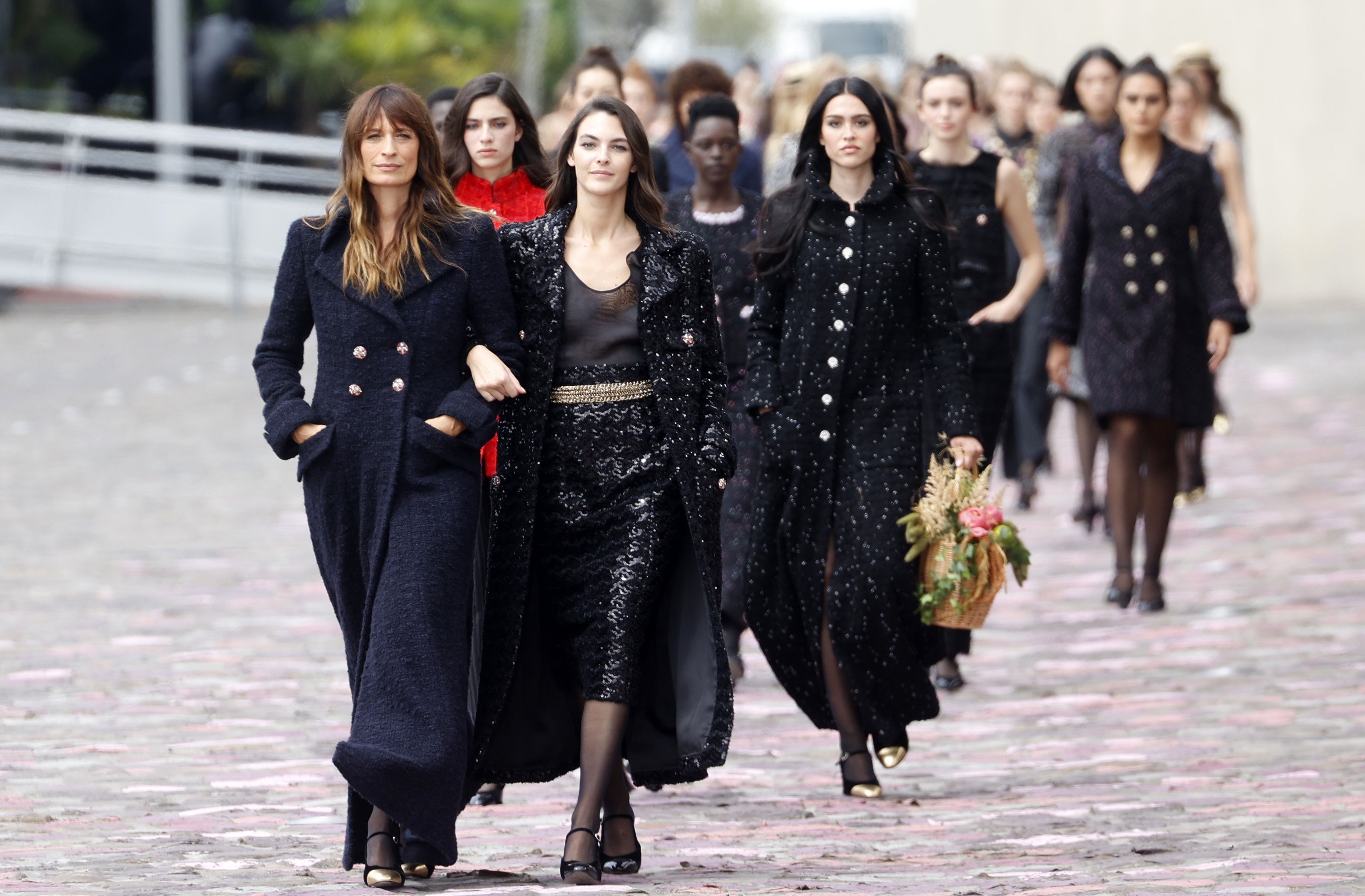 The Runway Rundown: Chanel's AW23 Parisienne-Inspired Couture Show