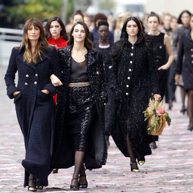 The Runway Rundown: Chanel's AW23 Parisienne-Inspired Couture Show