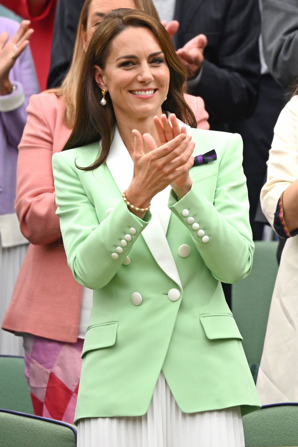 london, england july 04 catherine, princess of wales laughs court side on day two of the wimbledon tennis championships at the all england lawn tennis and croquet club on july 04, 2023 in london, england photo by karwai tangwireimage
