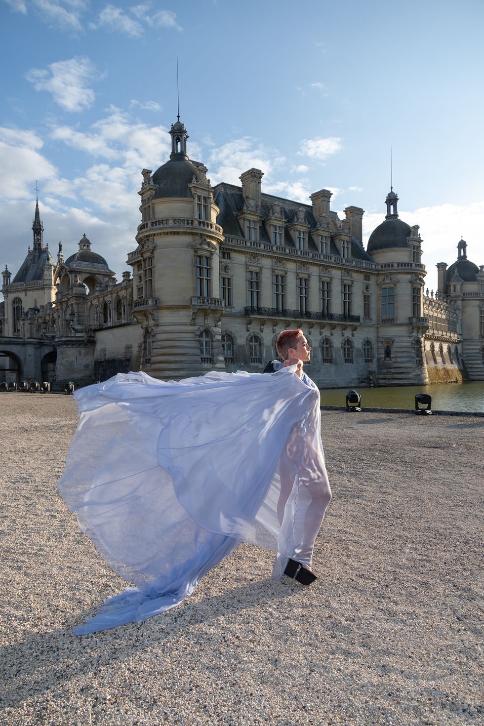 chantilly, france 05 july editorial use non-editorial use only please get approved by fashion house florence pugh attends valentino haute couture fall winter 20232024 show during paris fashion week at château chantilly 05 july 2023 in chantilly, france photo: marc piasekiwireimage