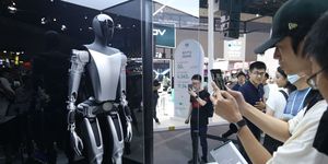 tesla bot optimus, il robot umanoide autonomo di elon musk