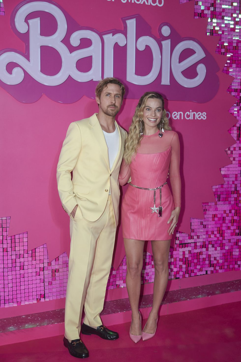 naucalpan de juarez, mexico july 6 ryan gosling and margot robbie pose for a photo during the pink carpet for barbie movie premiere, at plaza parque toreo on july 6, 2023 in naucalpan de juarez, mexico photo by jaime nogalesmedios y mediagetty images