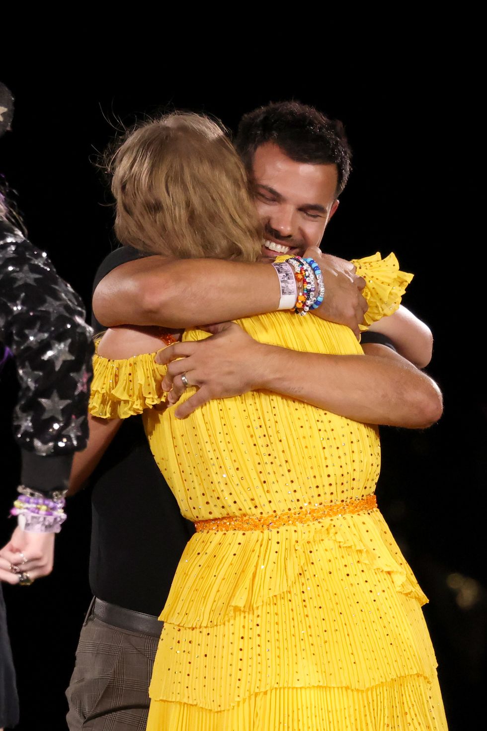 kansas city, missouri july 07 editorial use only l r taylor swift and taylor lautner are seen onstage for night one of taylor swift the eras tour at geha field at arrowhead stadium on july 07, 2023 in kansas city, missouri photo by john shearertas23getty images for tas rights management