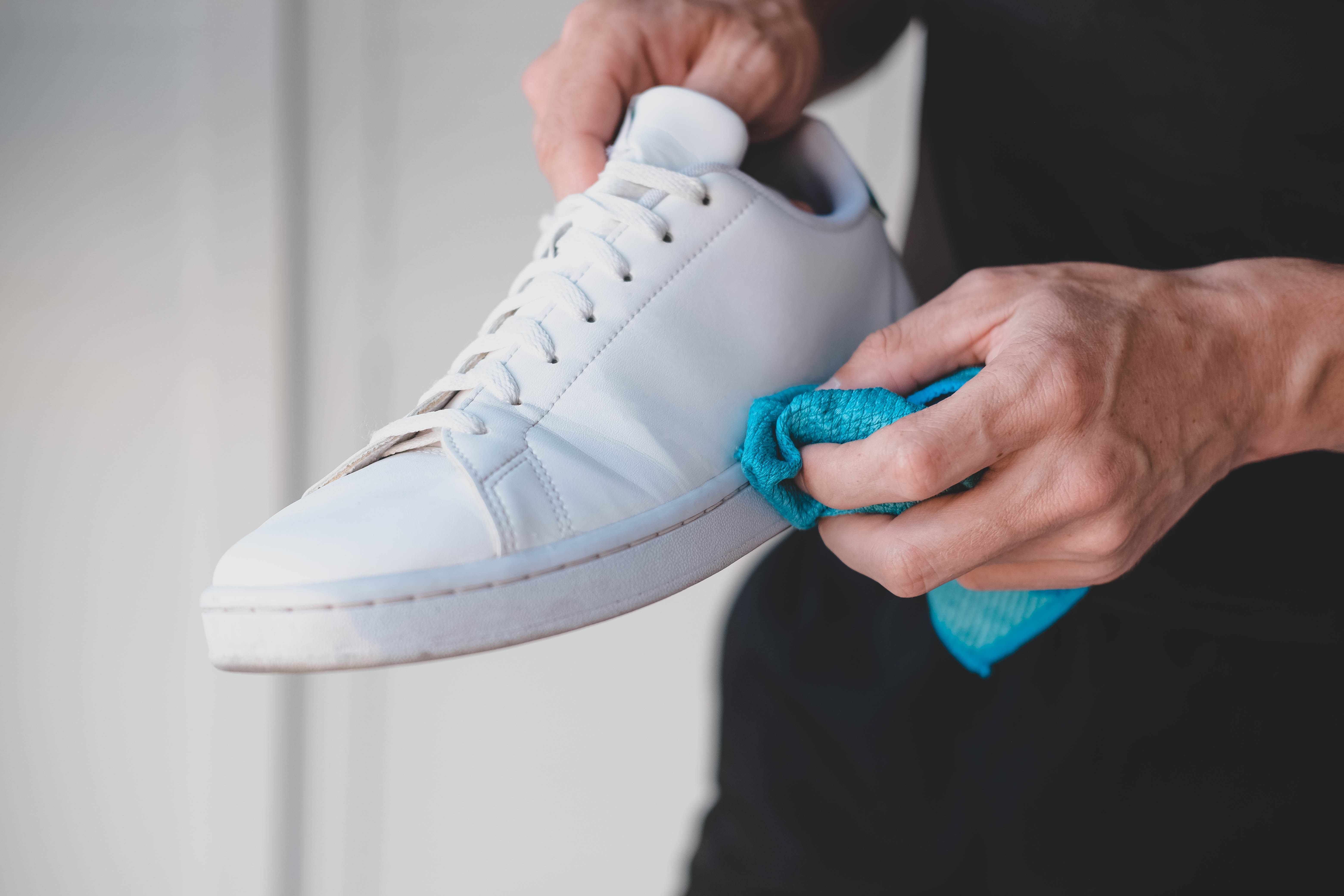 how to clean white sneakers