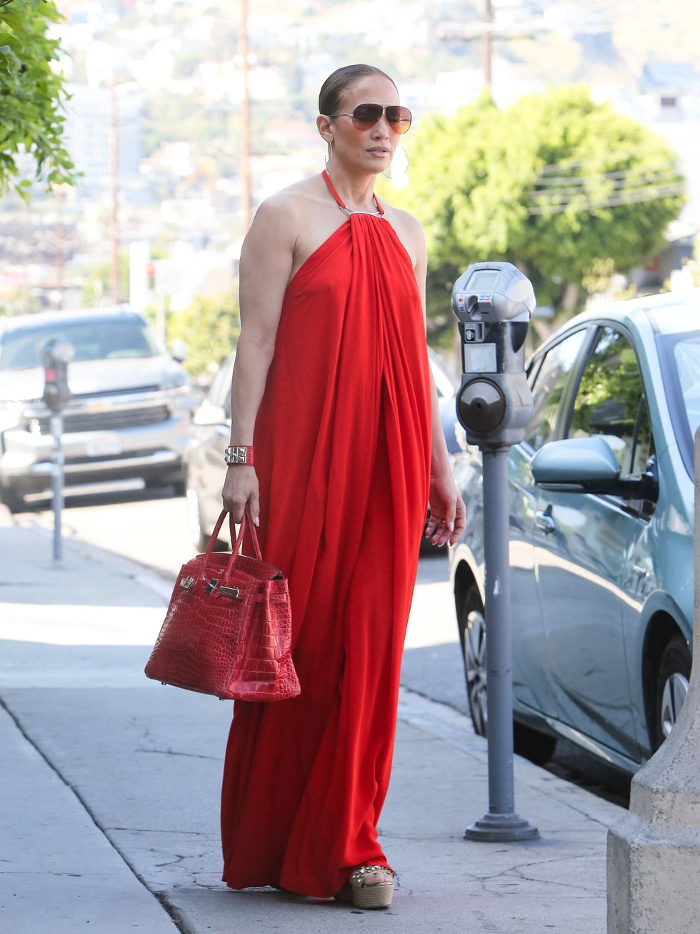 Nice Louis Vuitton, Jennifer Lopez, Red background