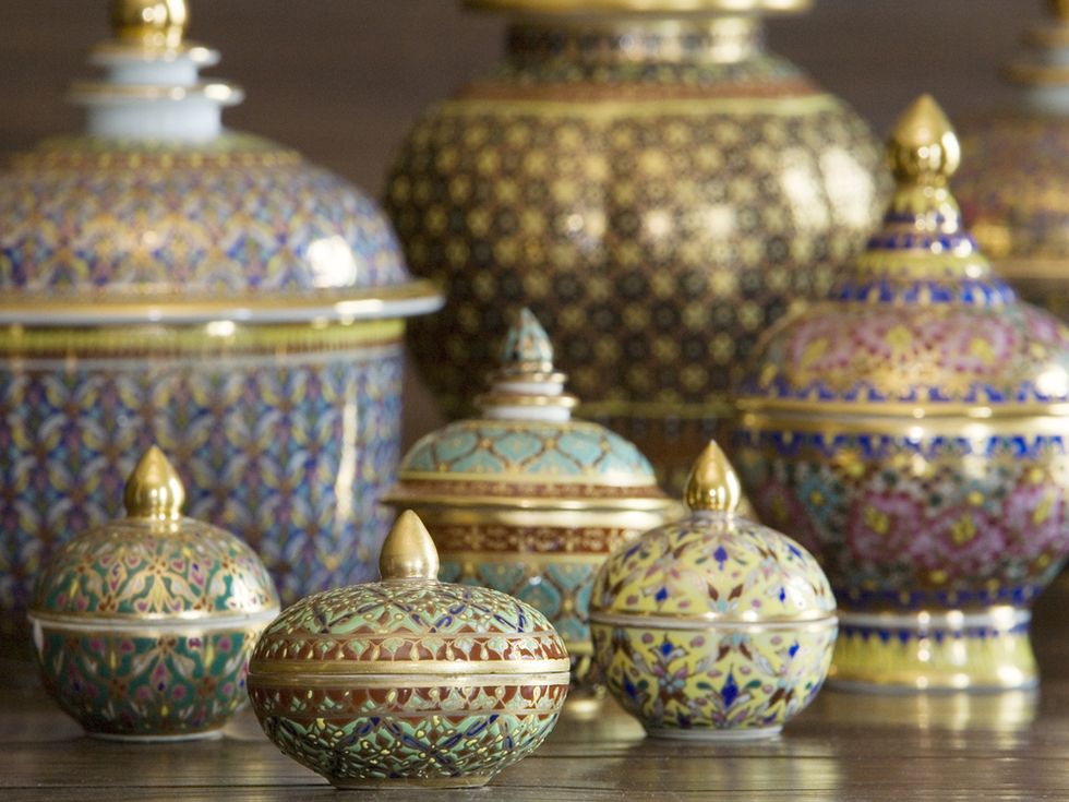 Ceramic, Porcelain, Antique, Brass, earthenware, Glass, Ornament, Tableware, Serveware, Pottery, 