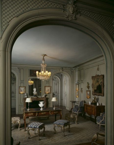 september 1983, the villa trianon at versailles lady elsie mendl elsie de wolfe, american actress and decorator ,, the living room photo by manuel litranparis match via getty images