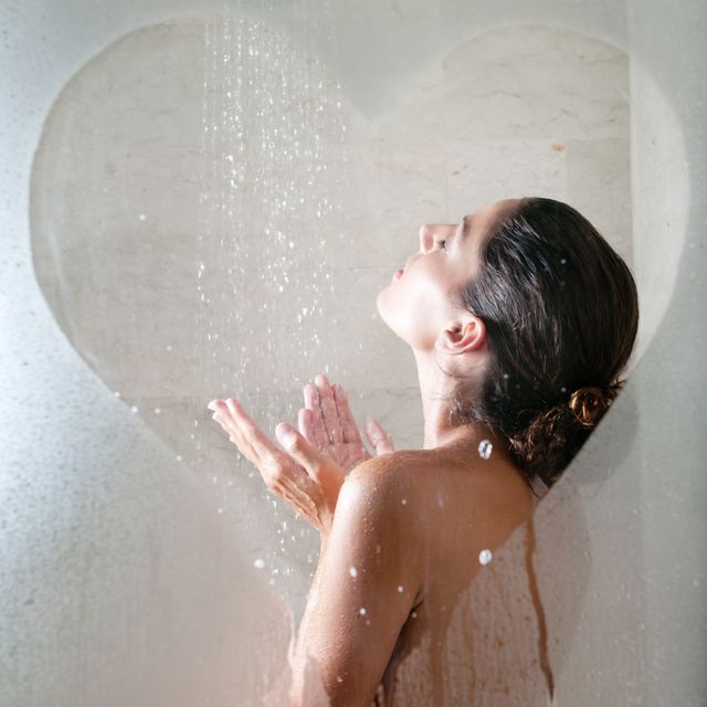一邊洗澡一邊自慰更舒服！性愛專家教你如何淋浴自慰
