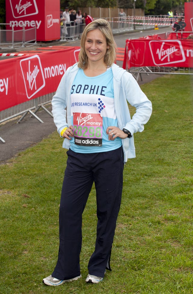 sophie rayworth at the celebrity start of the 2011 virgin london marathon at blackheath, london. (photo by john phillips/uk press via getty images)