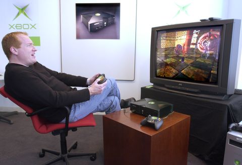 seamus blackley demonstrating an xbox game