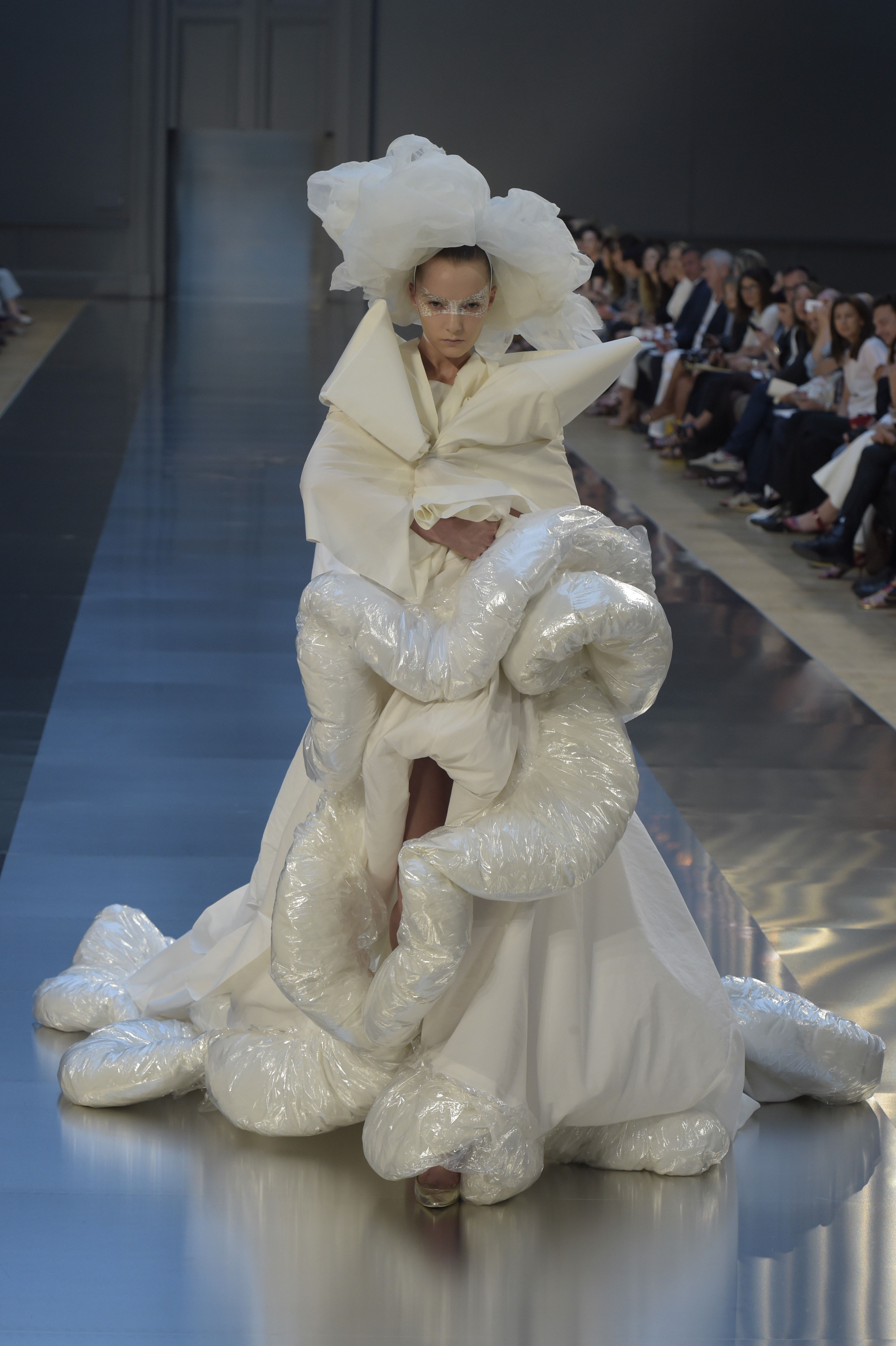 2024 お歳暮【公式】 - 人気ブランド John Bazaar to According Moments, Margiela Best 16 Galliano's ワンピース