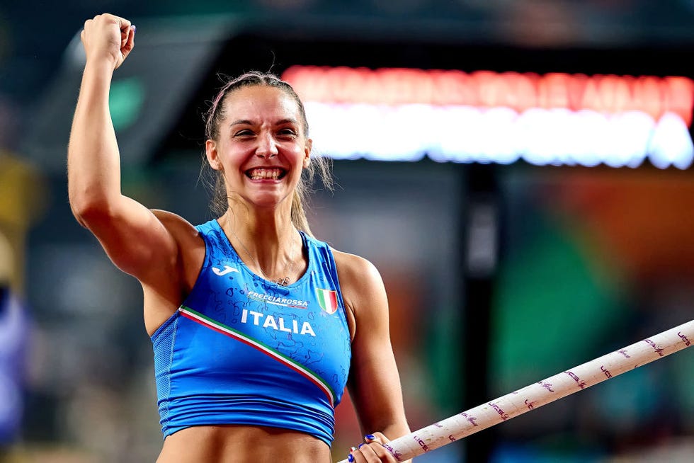 budapest, hungary august 21 elisa molinarolo of italy competes in the womens pole vault during day three of the world athletics championships budapest 2023 at national athletics centre on august 21, 2023 in budapest, hungary photo by mattia ozbotgetty images