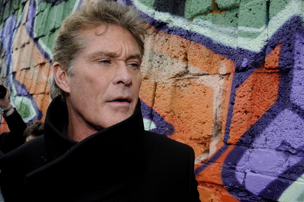 David Hasselhoff en el muro de Berlín