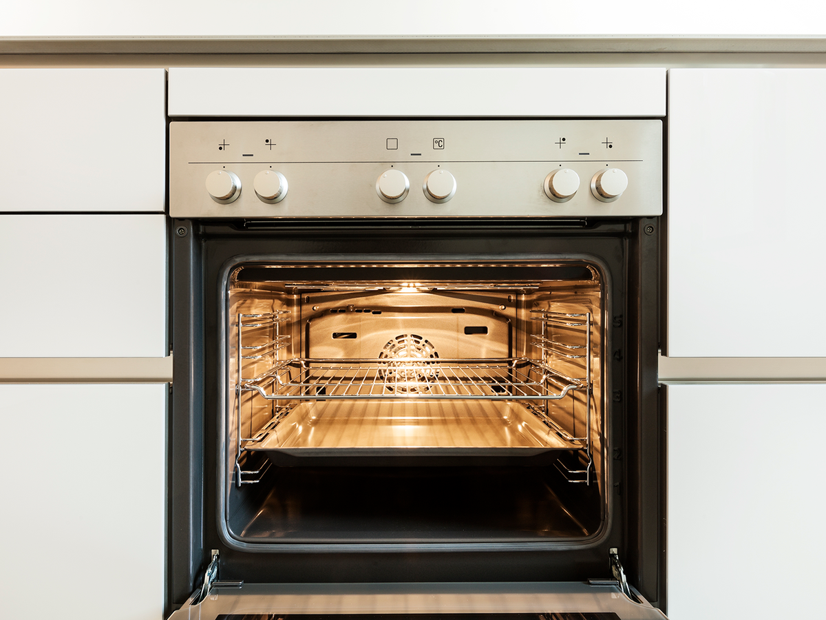 How to Clean an Oven: Gas & Electric Oven Cleaning