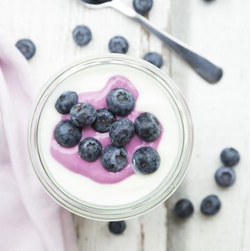 glass of greek yogurt with blueberries, snacks for diabetics