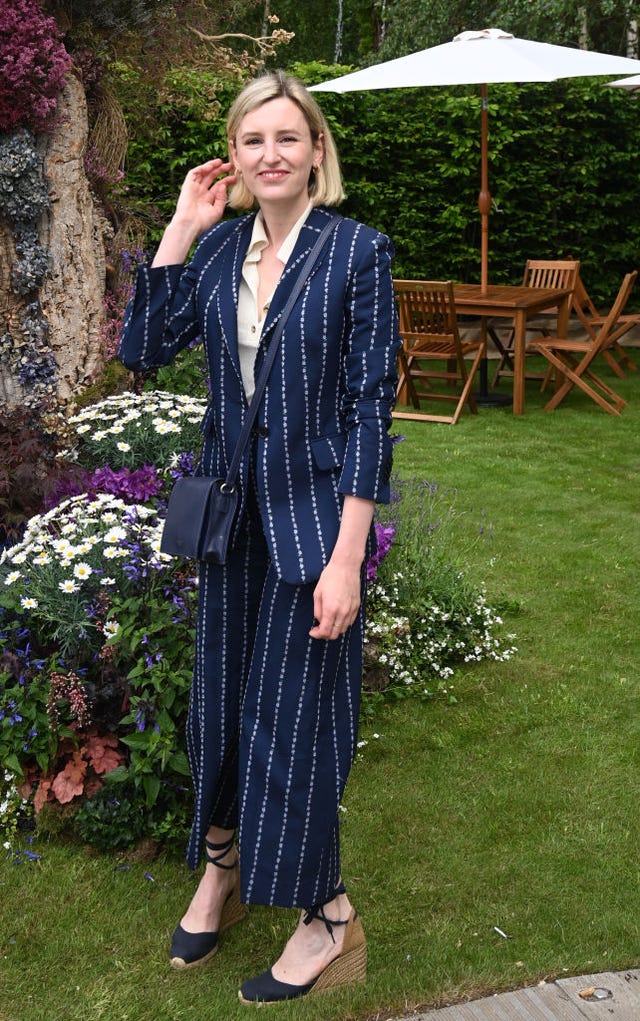 downton abbey laura carmichael chelsea flower show