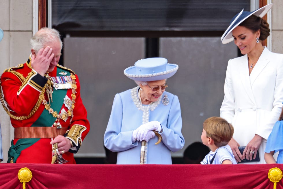 london, england   june 02  l r  prince charles, prince of wales, queen elizabeth ii, prince louis of cambridge and catherine, duchess of cambridge on the balcony of buckingham palace during the trooping the colour parade on june 02, 2022 in london, england the platinum jubilee of elizabeth ii is being celebrated from june 2 to june 5, 2022, in the uk and commonwealth to mark the 70th anniversary of the accession of queen elizabeth ii on 6 february 1952  photo by chris jacksongetty images