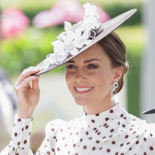 ascot, england   june 17  catherine, duchess of cambridge smiles as she arrives into the parade ring during royal ascot 2022 at ascot racecourse on june 17, 2022 in ascot, england photo by chris jacksongetty images