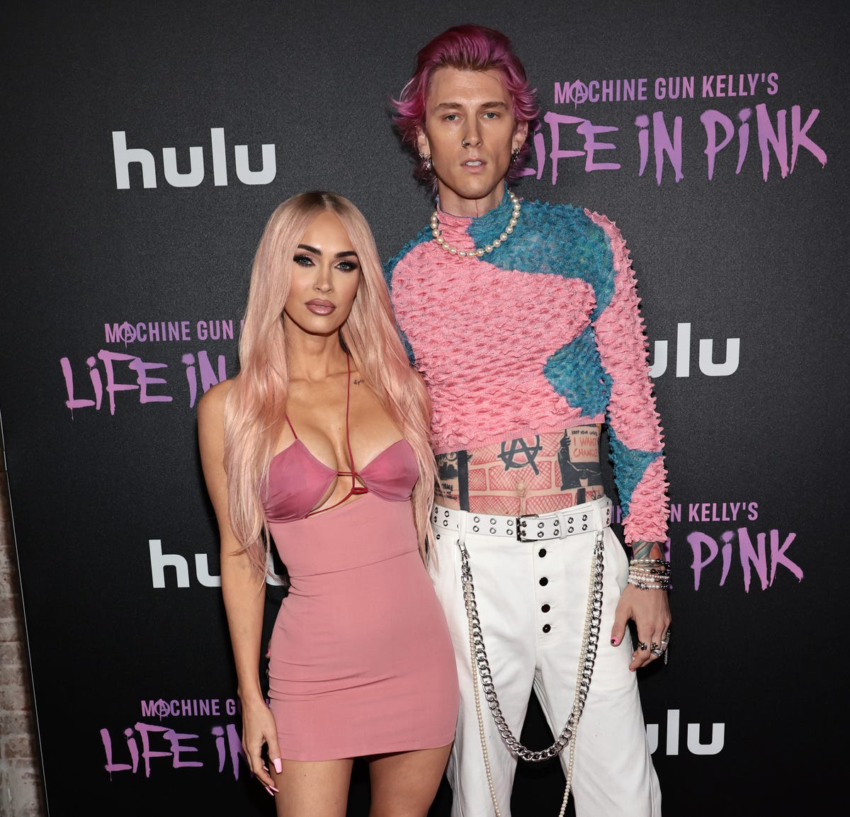 new york, new york june 27 megan fox and colson baker machine gun kelly attend machine gun kellys life in pink premiere at on june 27, 2022 in new york city pH๏τo by jamie mccarthygetty images