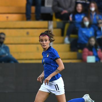parma, italy   april 08  barbara bonansea of italy women  in action during the fifa womens world cup 2023 qualifier group g match between italy and lithuania at stadio ennio tardini on april 08, 2022 in parma, italy photo by alessandro sabattinigetty images