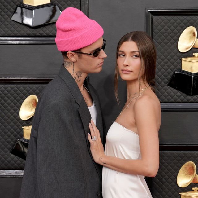 las vegas, nevada   april 03 l r justin bieber and hailey bieber attend the 64th annual grammy awards at mgm grand garden arena on april 03, 2022 in las vegas, nevada photo by jeff kravitzfilmmagic
