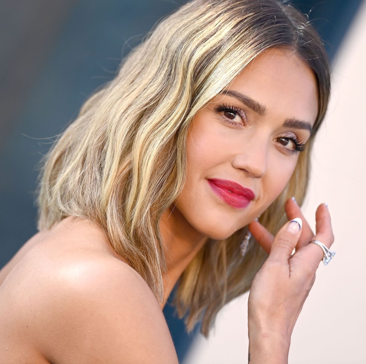 beverly hills, california   march 27 jessica alba attends the 2022 vanity fair oscar party hosted by radhika jones at wallis annenberg center for the performing arts on march 27, 2022 in beverly hills, california photo by lionel hahngetty images