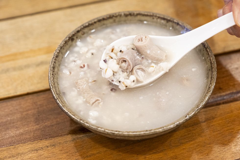 sishen soup, si chen tang or si shen tang is a traditional taiwanese dish prepared with a mixture of herbs, pig stomach, and lean pork or pork spareribs
