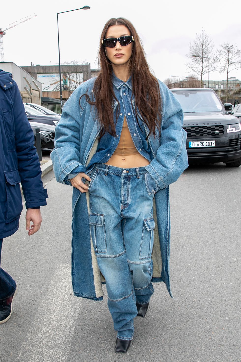 Gigi Hadid Blue Oversized Jeans Street Style Spring Summer 2021