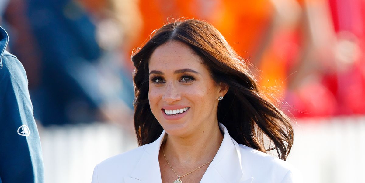 The Royal Family's No Frills Birthday Messages To Meghan Markle On Her 41st
