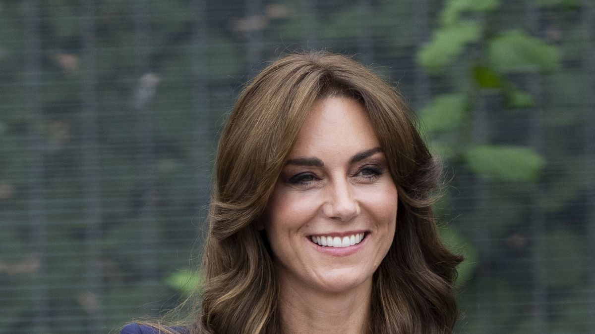 Princess Kate Delivers a Royal Style Lesson in Suiting Up With Navy ...