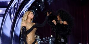 diana ross and beyonce onstage