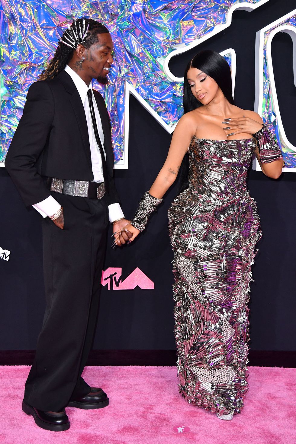2023 VMAs: Cardi B Stunned the Red Carpet In a Gown Made Out of Hair Clips