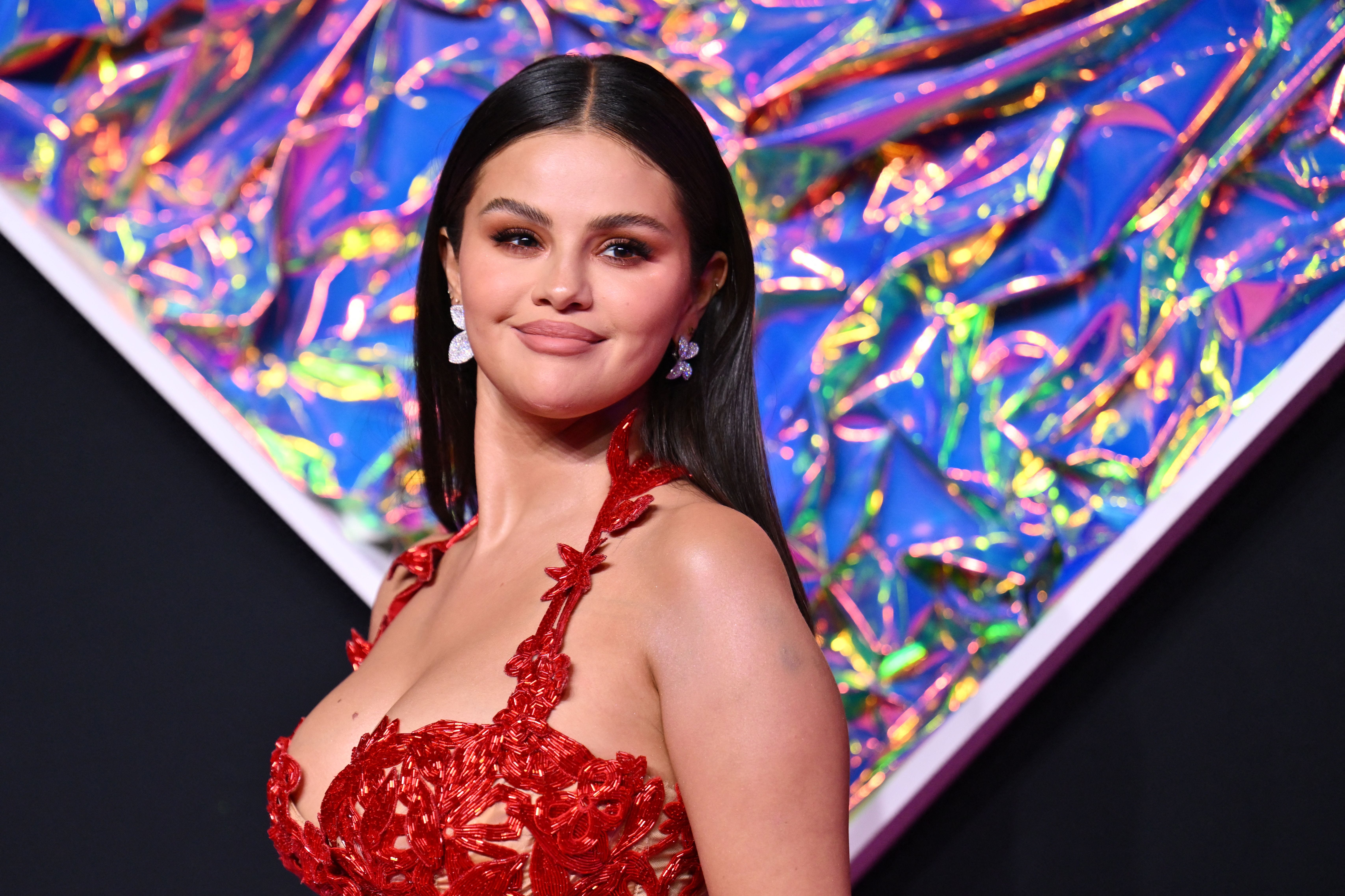 Selena Gomez on Being Single: 'I Just Want to Be Happy with Who I Am