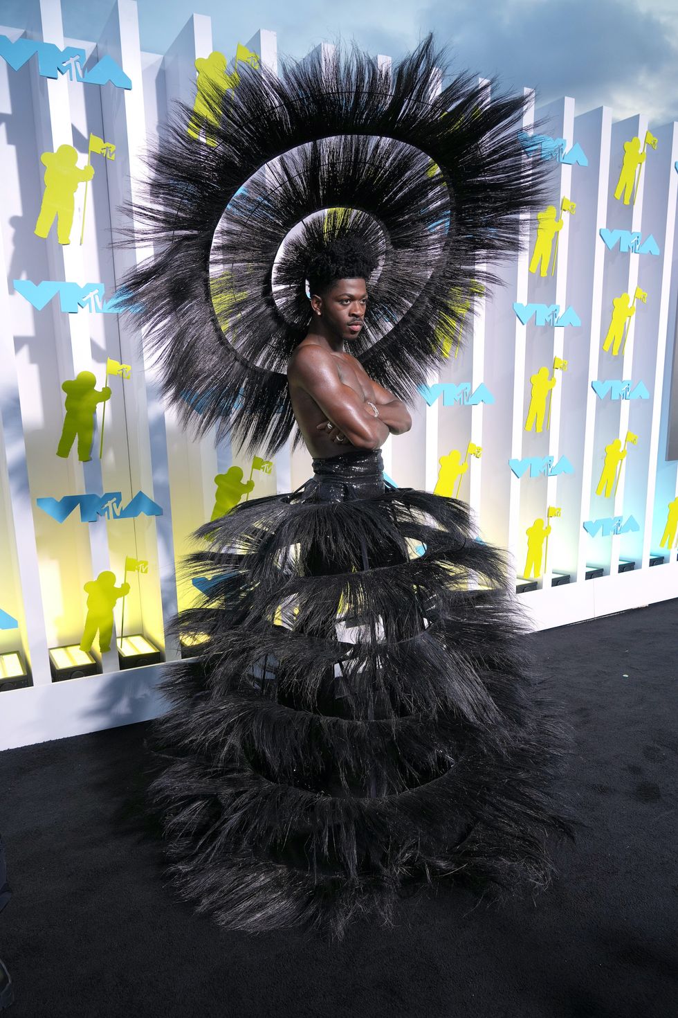 Lil Nas X Arrived at the 2022 MTV VMAs in an AllBlack Version of Iman