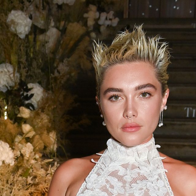 london, england september 05 florence pugh, winner of the british icon award attends the elle style awards 2023, in partnership with tiffany co, moet chandon, and snapchat, at the old sessions house on september 5, 2023 in london, england photo by dave benettgetty images for elle style awards 2023