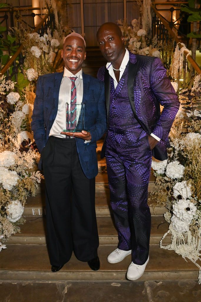 london, england september 05 ncuti gatwa, winner of the modern pioneer award presented by sir ozwald boateng attend the elle style awards 2023, in partnership with tiffany co at the old sessions house on september 5, 2023 in london, england photo by dave benettgetty images for elle style awards 2023