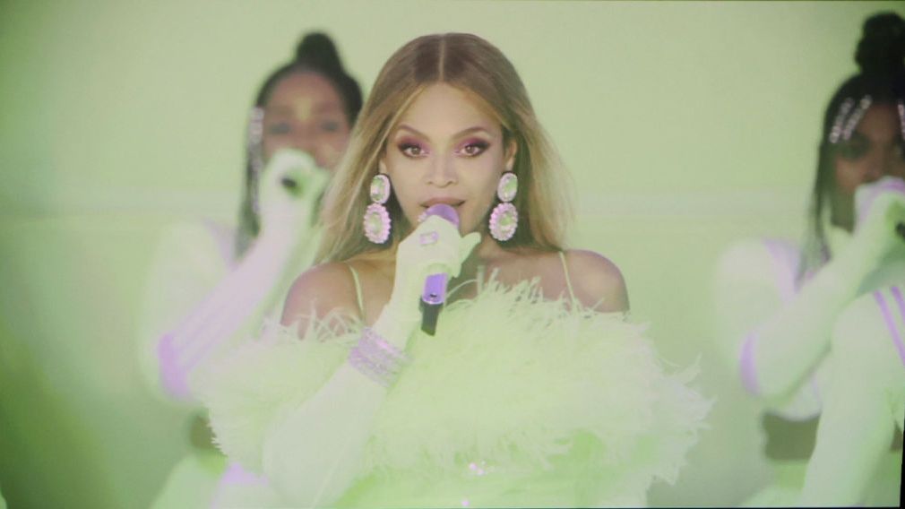 preview for Beyoncé: vida y estilo de una diva
