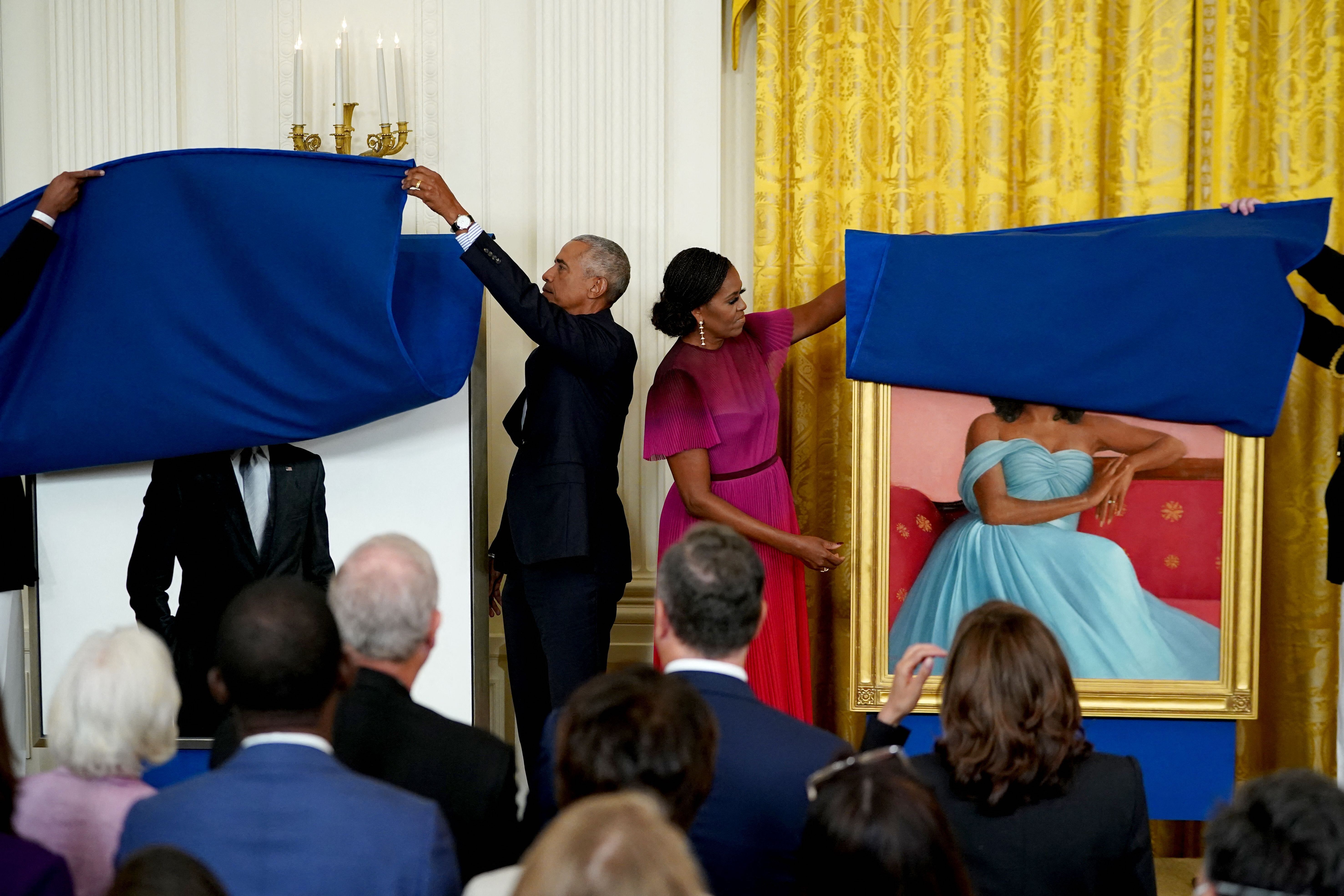 Barack And Michelle Obama Return To The White House To Unveil Their ...