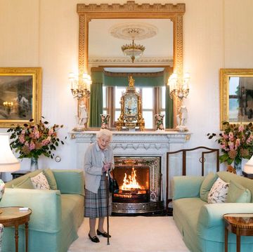aberdeen, scotland   september 06 queen elizabeth ii waits in the drawing room before receiving newly elected leader of the conservative party liz truss at balmoral castle for an audience where she will be invited to become prime minister and form a new government on september 6, 2022 in aberdeen, scotland the queen broke with the tradition of meeting the new prime minister and buckingham palace, after needing to remain at balmoral castle due to mobility issues photo by jane barlow   wpa poolgetty images