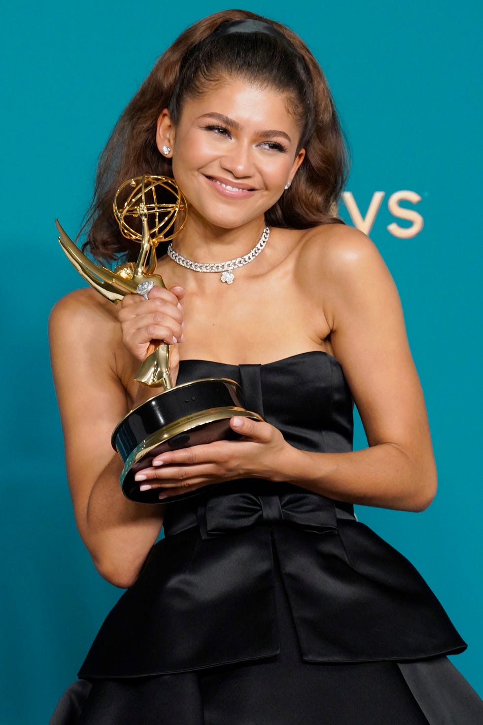 los angeles, ca   september 12  74th annual primetime emmy awards    pictured l r zendaya, winner of lead actress in a drama series for “euphoria”, poses in the press room during the 74th annual primetime emmy awards held at the microsoft theater on september 12, 2022     photo by evans vestal wardnbc via getty images