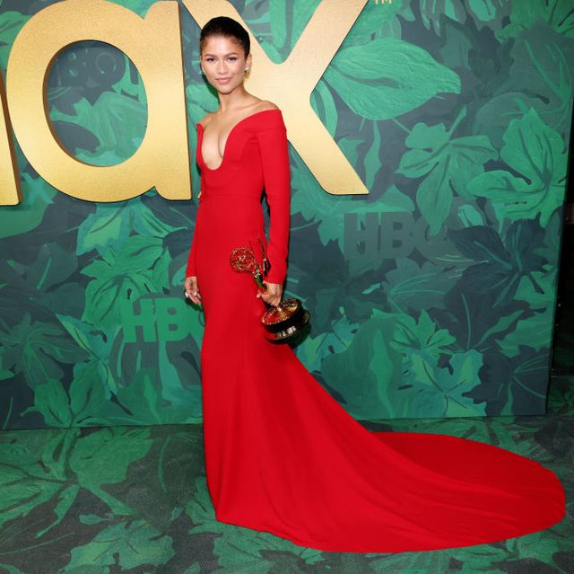 Zendaya Serves Classic Glamour in Valentino on the Emmys 2022 Red Carpet