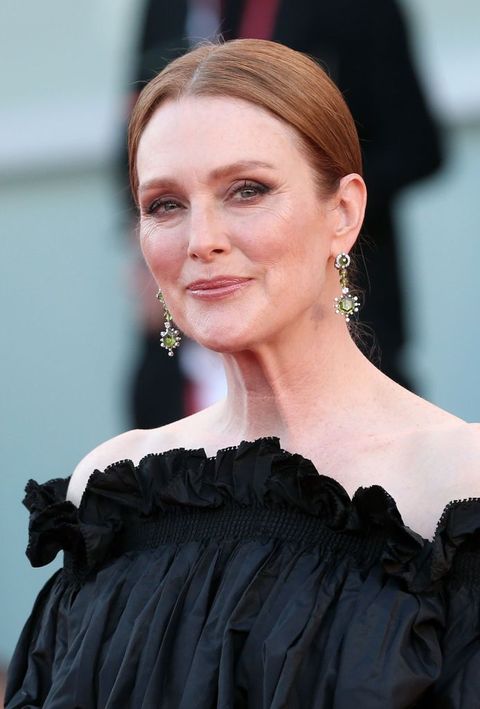 venice, italy   september 10 julianne moore attends the closing ceremony red carpet at the 79th venice international film festival on september 10, 2022 in venice, italy photo by elisabetta a villagetty images