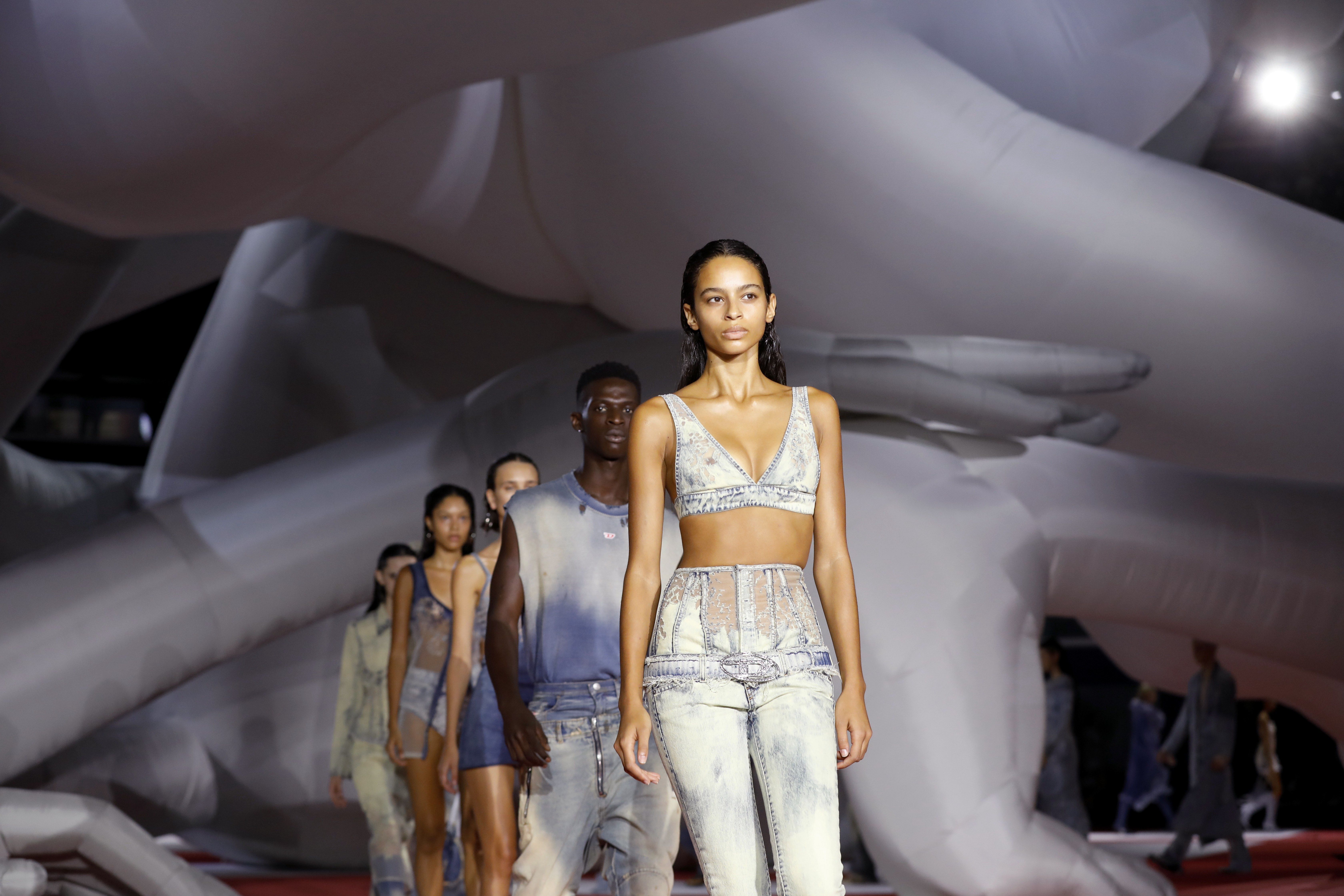 Y2K Fashion Trends On The Catwalk